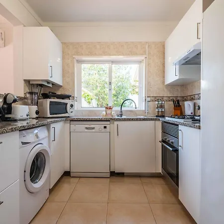 Oasis, Piscina, Jacuzzi, Ténis E Praias!