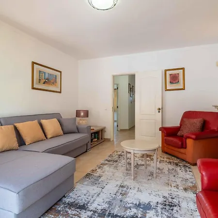 Oasis, Piscina, Jacuzzi, Ténis E Praias!