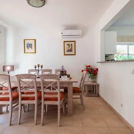 Oasis, Piscina, Jacuzzi, Ténis E Praias! *