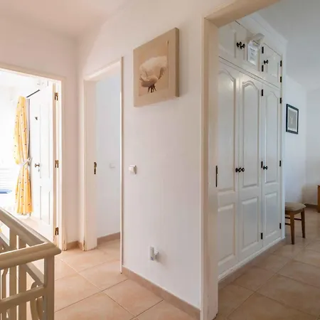 Villa Oasis, Piscina, Jacuzzi, Ténis E Praias! *