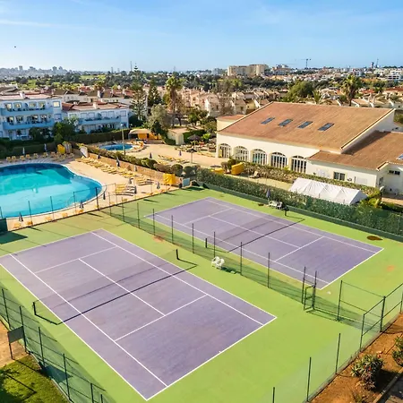Oasis, Piscina, Jacuzzi, Ténis E Praias!